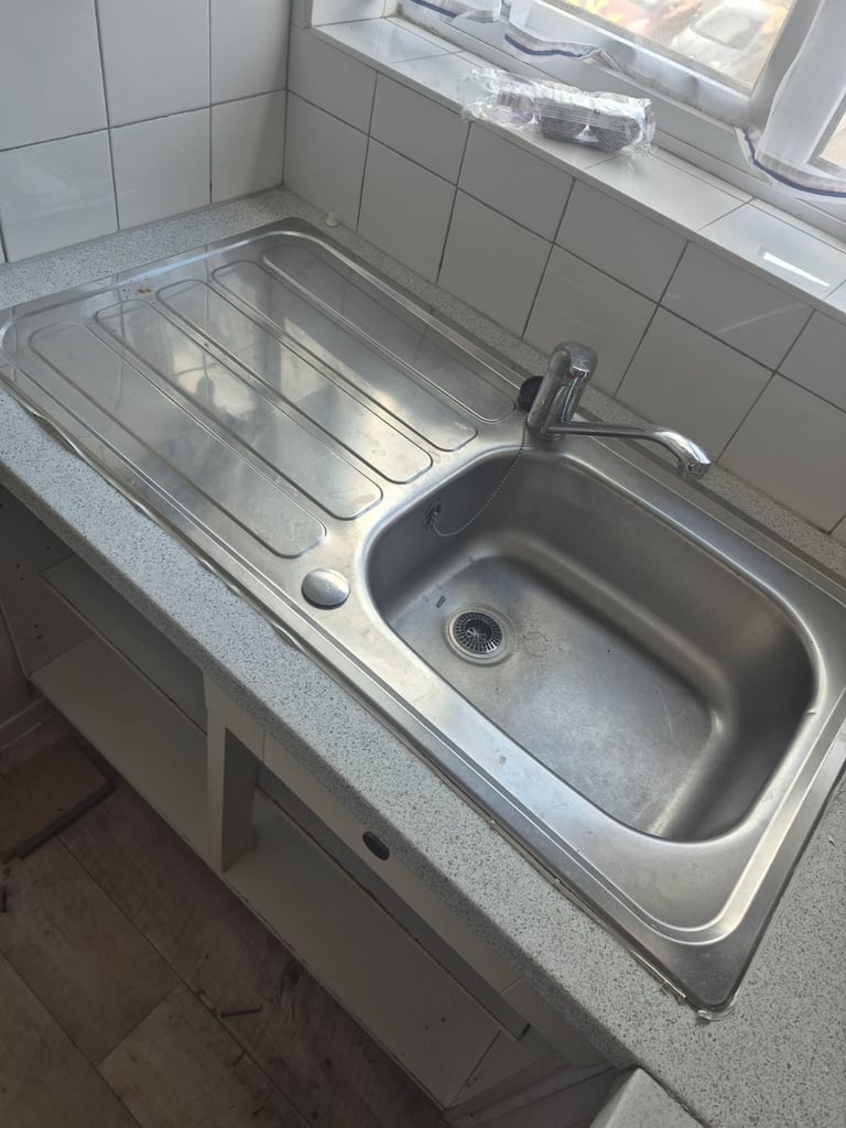 image for Kitchen sink with tap MUST GO TODAY!!!