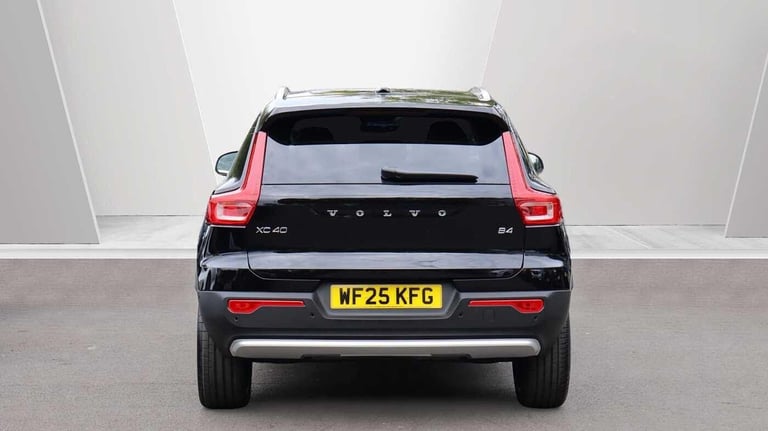  Volvo XC40 B4 (P) Ultra Bright (Sunroof, Harman Kardon, 360 Camera) Petrol/Electric Hybrid Autom...