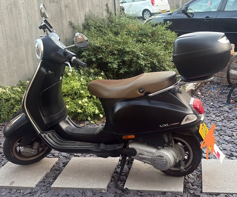 image for Vespa, 2021, 125 (cc) MOPED