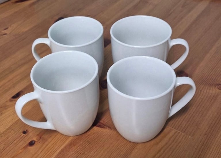 image for 4 Plain White Drinking Mugs 