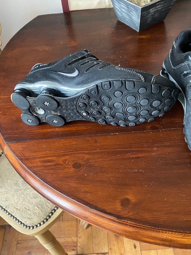Nike Shoc Men’s trainers size 9