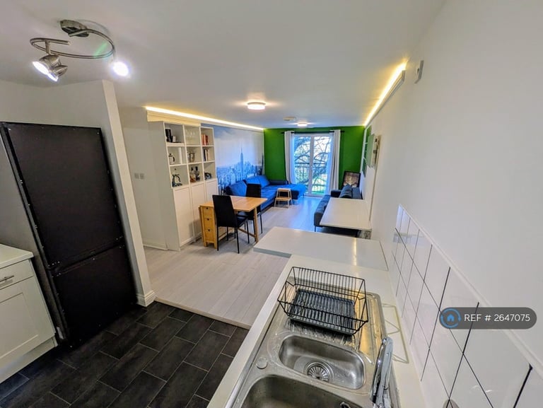 2 bedroom flat in Squires Court, Bristol, BS3 (2 bed) (#2647075)