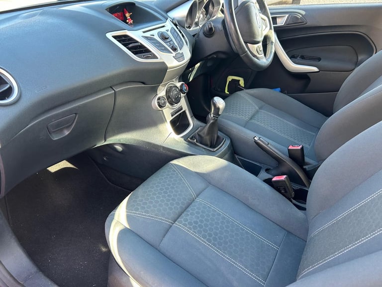 Ford, FIESTA, Hatchback, 2012, Manual, 1560 (cc), 5 doors