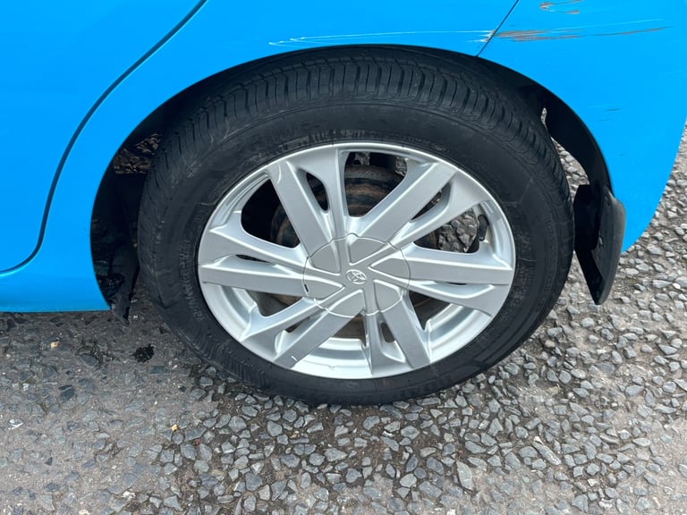Toyota, AYGO, Hatchback, 2016, Manual, 998 (cc), 5 doors