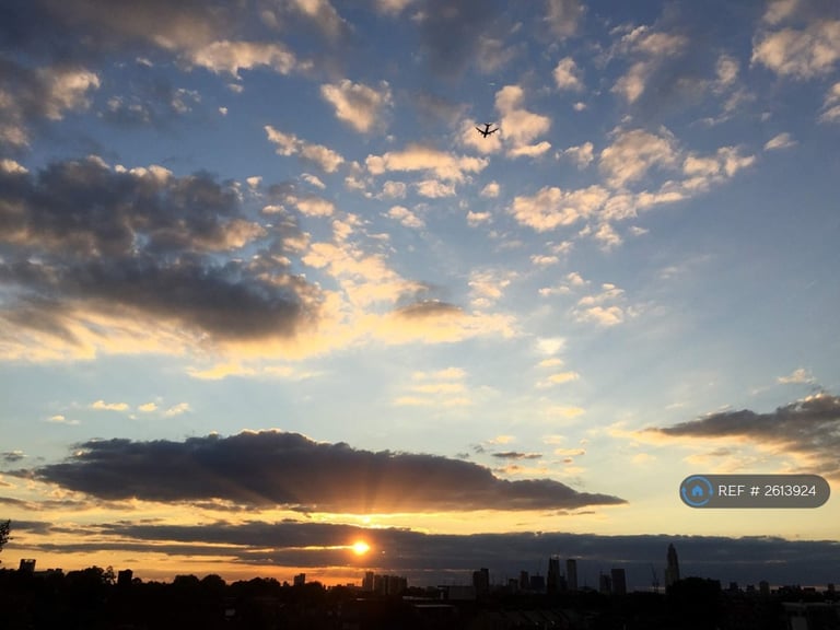 2 bedroom flat in Camberwell Passage, London, SE5 (2 bed) (#2613924)