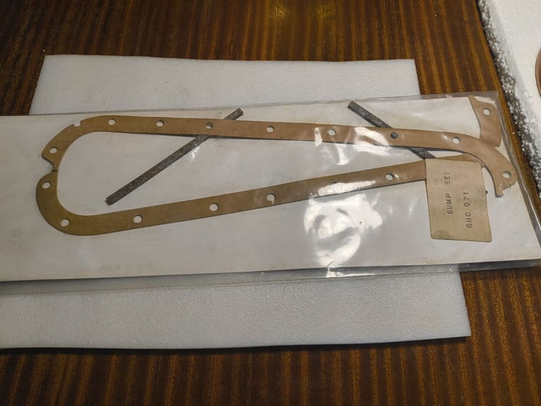 GHC071 Sump Gasket Set – Classic Car Engine Service Part – New Old Stock