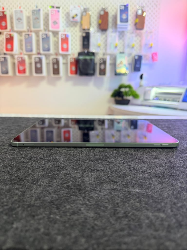 PRISTINE: Apple iPad Air 4th Gen, 64gb, Green, CELLULAR 