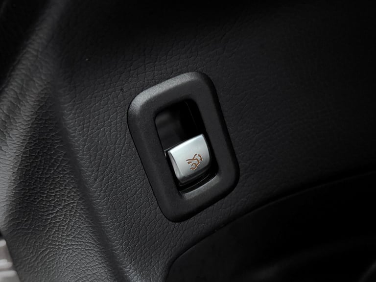 2020 Mercedes-Benz GLC 2.0 GLC300d AMG Line (Premium) Coupe 5dr Diesel G-Tronic+ 4MATIC Euro 6 (s...