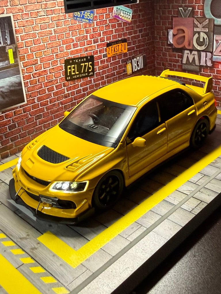 Mitsubishi Lancer Evolution 9 1:32 Diecast Model Toy Car Collectors