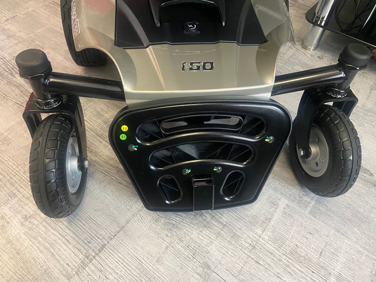 Mobility power chair, Electric wheelchair I-Go Crest CSS, 18 months old. Free delivery possible.
