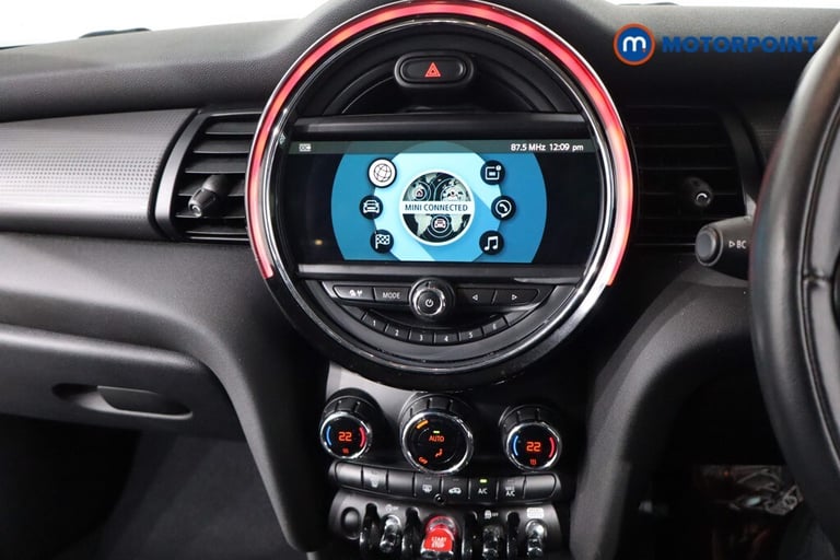 2018 MINI Hatch 1.5 Cooper II 5dr [Chili-Nav-Plus Pack] Hatchback Petrol Manual