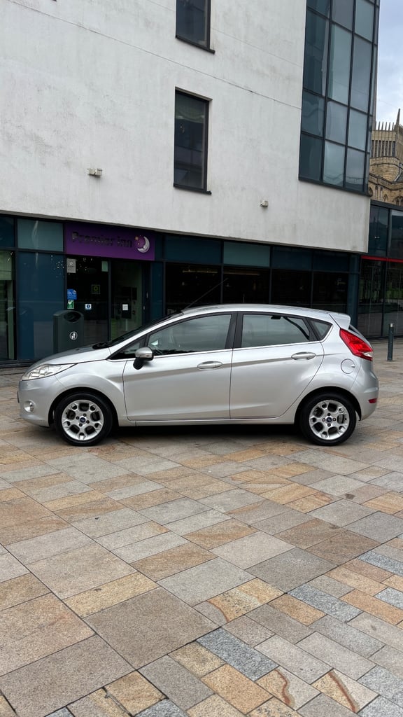 Ford, FIESTA, Hatchback, 2012, Manual, 1242 (cc), 5 doors