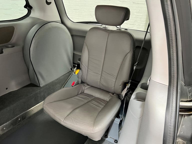 2010 Kia Sedona 2.2 CRDi 3 5dr MPV Diesel Manual