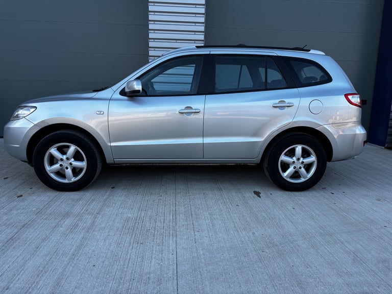 image for HYUNDAI SANTA FE 2.2 CRTD GSI DIESEL AUTOMATIC 7 SEATER 1 OWNER 59,000 SERVICE HISTORY