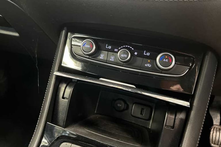 2018 Vauxhall Grandland X 1.5 Turbo D SE 5dr HATCHBACK DIESEL Manual