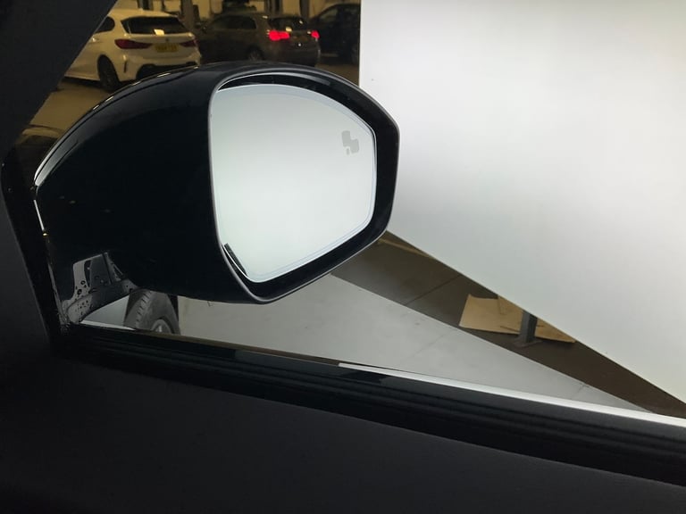 2022 Land Rover Range Rover Velar 2.0 P400e 17.1kWh R-Dynamic HSE SUV 5dr Petrol Plug-in Hybrid A...