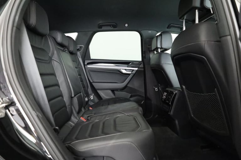 2023 Volkswagen Touareg 3.0 TDI V6 R-Line Tech SUV 5dr Diesel Tiptronic 4Motion Euro 6 (s/s) (231...