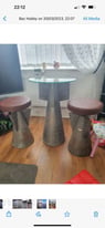 Glass table and 2 stools 