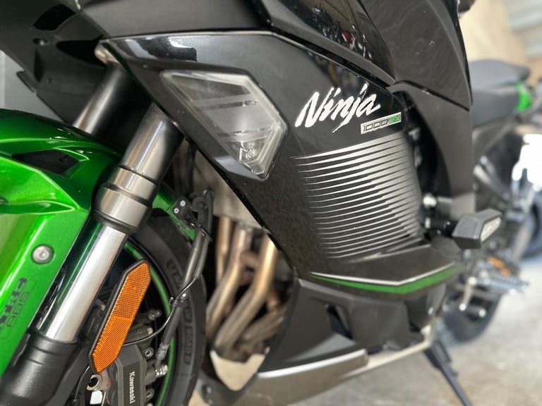 STUNNING ONE OWNER 2022/22 KAWASAKI NINJA 1000 SX PERFORMANCE MOTORCYCLE 