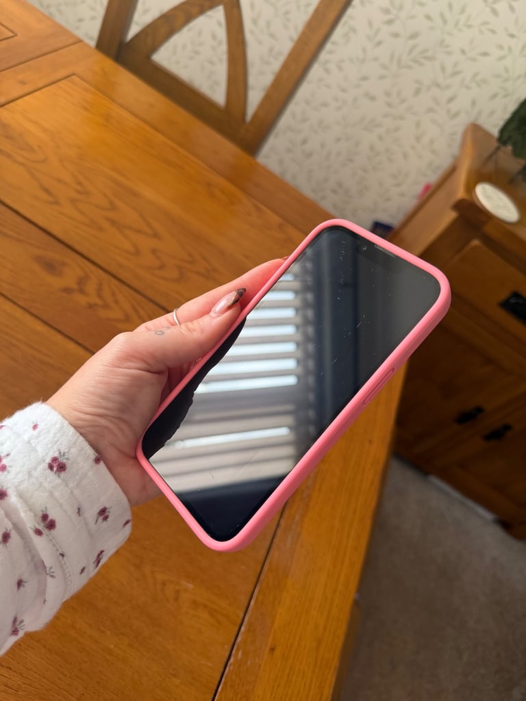 iPhone 13 pink