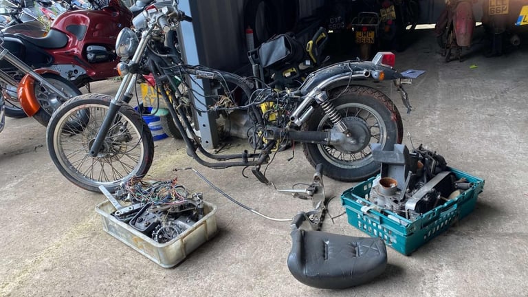 image for Suzuki GS 1991 PARTS BIKE 20K ROLLING CHASSIS CLASSIC