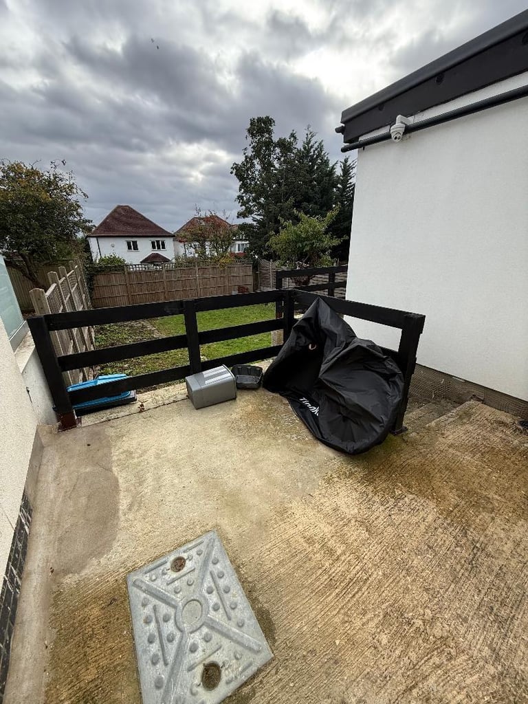 2 DOUBLE ENSUITE BEDSITS WICKLIFFE GARDENS WEMBLEY HA9