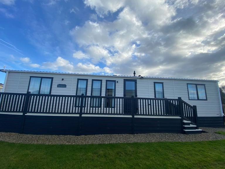 Luxury static caravan holiday home lodge at Swainby Country Park - All year access