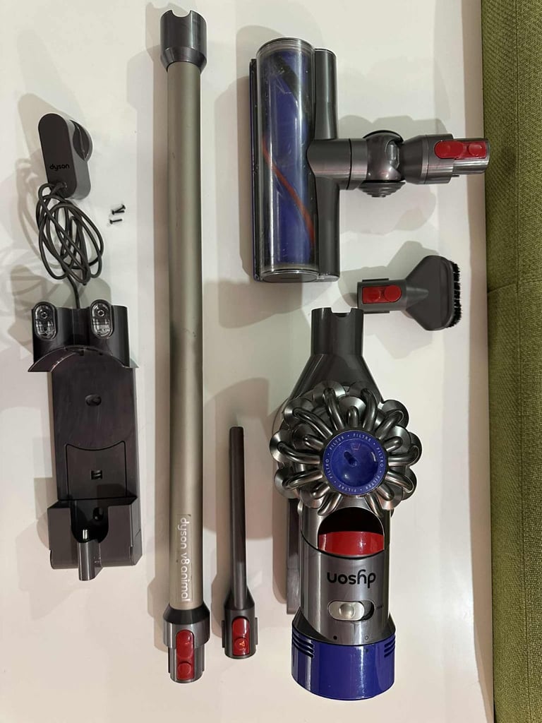 image for Dyson V8 Animal + kit