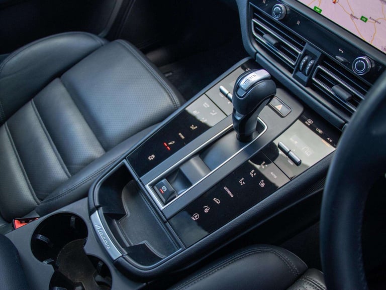 2023 Porsche Macan 5dr PDK ESTATE PETROL Automatic