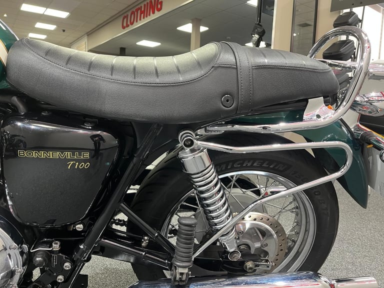 Triumph Bonneville T 100, 2011