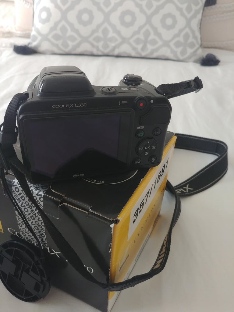 Digital Camera - Nikon Coolpix L330 Compact