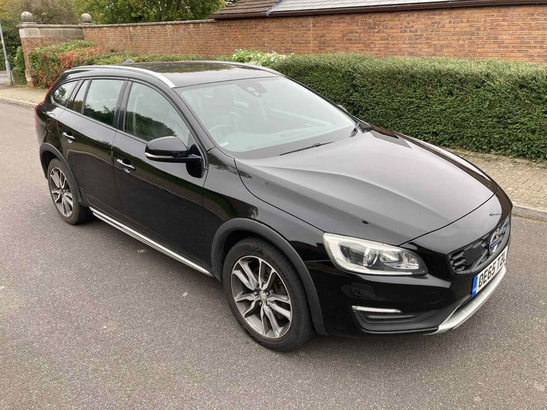 2016 65 Volvo V60 Cross Country 2.0 D4 190 LUX NAV, Manual, 4WD, S/S, Just £35 Tax!