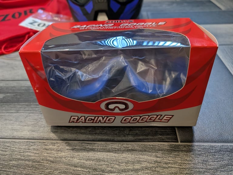 ZORAX X307 Motocross helmet with gloves, blaclava and racing google