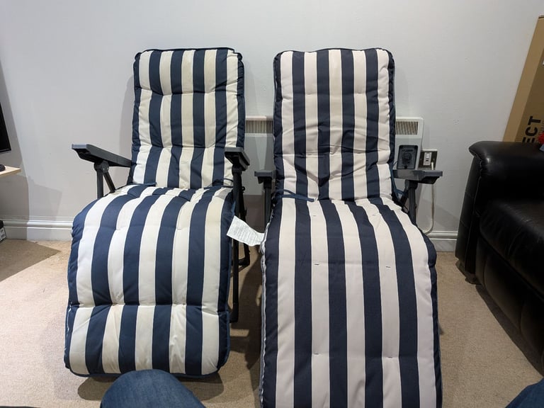 Pair of 2-in-1 Garden Reclining Sun Lounger Chairs foldable