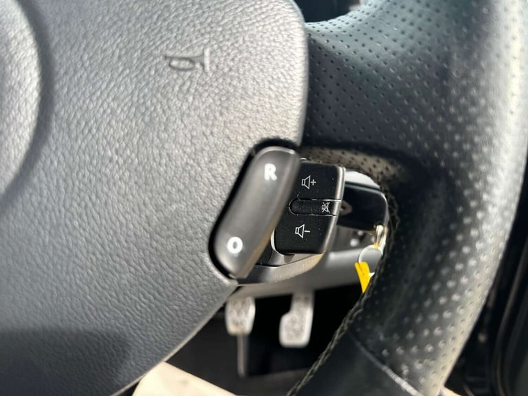 2009 Renault Clio 1.6 VVT 128 GT 3dr HATCHBACK PETROL Manual
