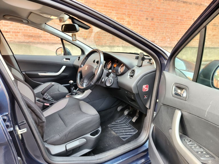 Peugeot, 308, Hatchback, 2011, Manual, 1397 (cc), 5 doors