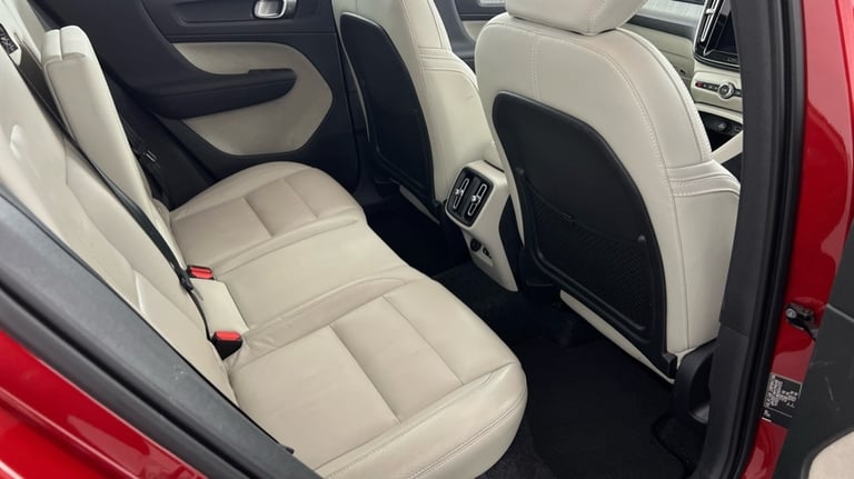 2020 Volvo XC40 Inscription Pro, B4 AWD mild hybrid Estate Petrol Automatic