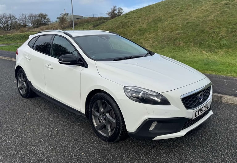 2015 Volvo V40 2.0 V40 Cross Country Luxury Nav D3 5dr Hatchback Diesel Manual