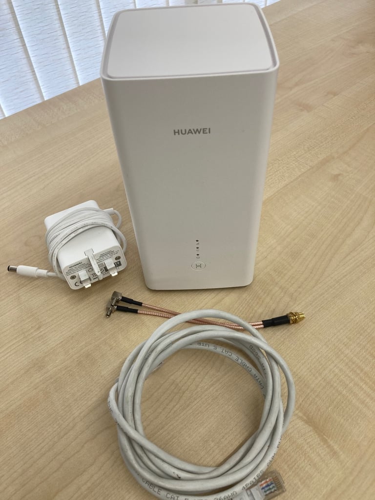 Complete POYNTING Caravan / Motorhome Mobile Broadband Set-up