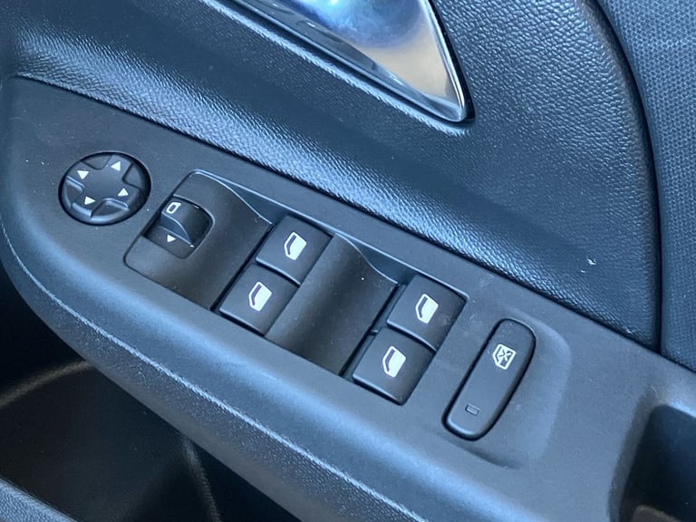 2024 Vauxhall Corsa 100kW Design 50kWh 5dr Auto Hatchback Electric Automatic