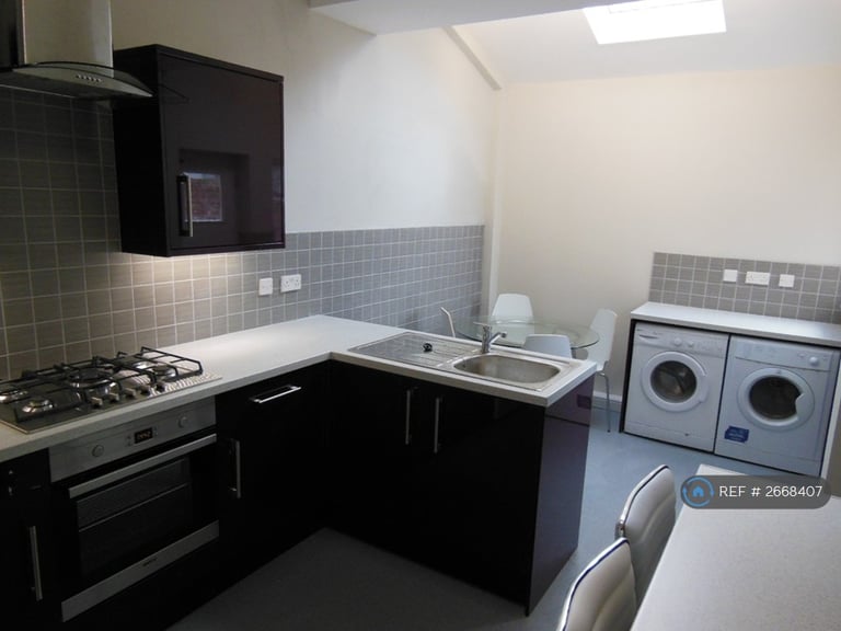 4 bedroom house in Crawford Avenue, Mossley Hill, Liverpool, L18 (4 bed) (#2668407)