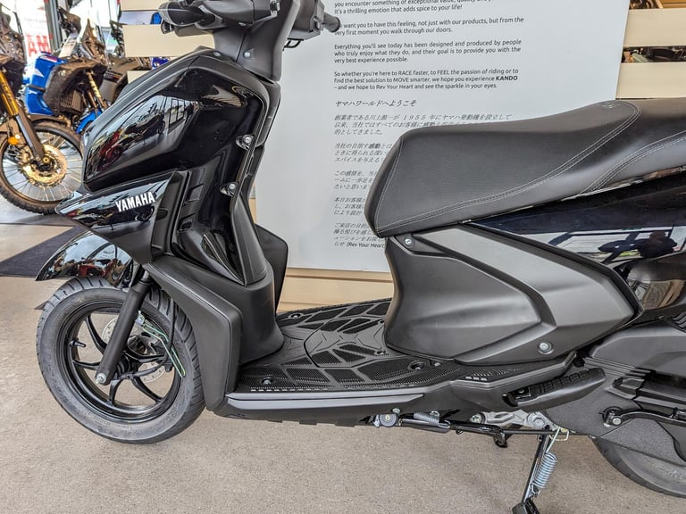 NEW Yamaha RayZR 125 Learner Legal Scooter. (Black) JUST £2,500 (No Admin Fees)