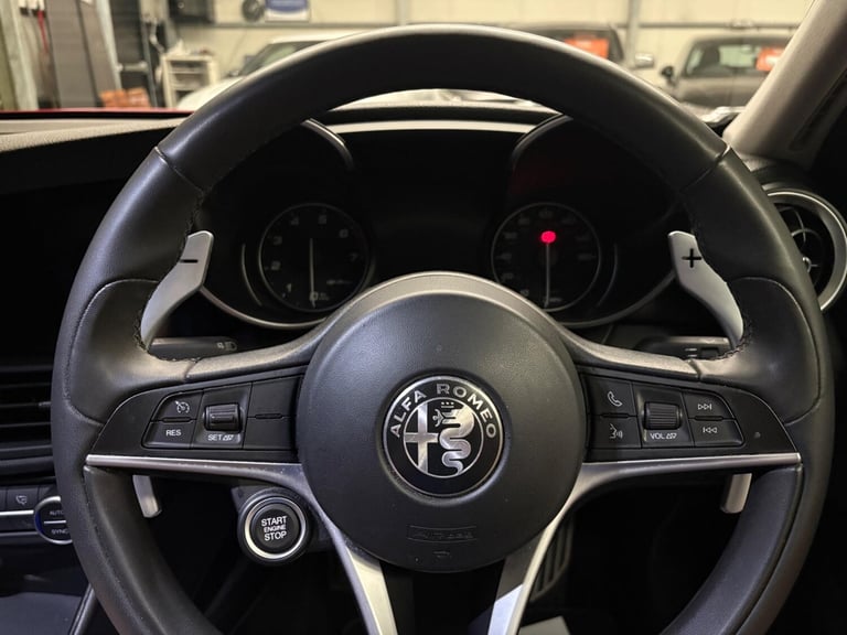 2017 Alfa Romeo Giulia 2.0T Veloce Auto Euro 6 (s/s) 4dr SALOON Petrol Automatic