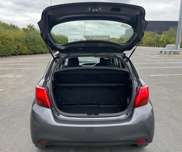 2015 Toyota Yaris 1.33 VVT-i Icon 5dr HATCHBACK Petrol Manual