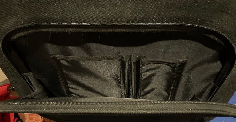 Small travel/business case pre-loved with wheels