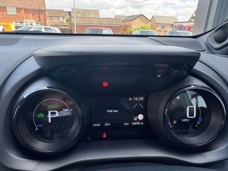 2022 Toyota Yaris 1.5 VVT-h Dynamic E-CVT Euro 6 (s/s) 5dr HATCHBACK Petrol/Electric Hybrid Autom...