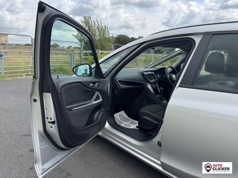 2017 Vauxhall Zafira Tourer 1.6 CDTi ecoFLEX Design MPV 5dr Diesel Manual Euro 6 (s/s) (134 ps) M...