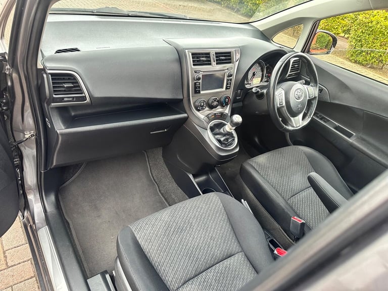 2011 Toyota Verso 1.33 Dual VVT-i T Spirit Euro 5 5dr MPV Petrol Manual