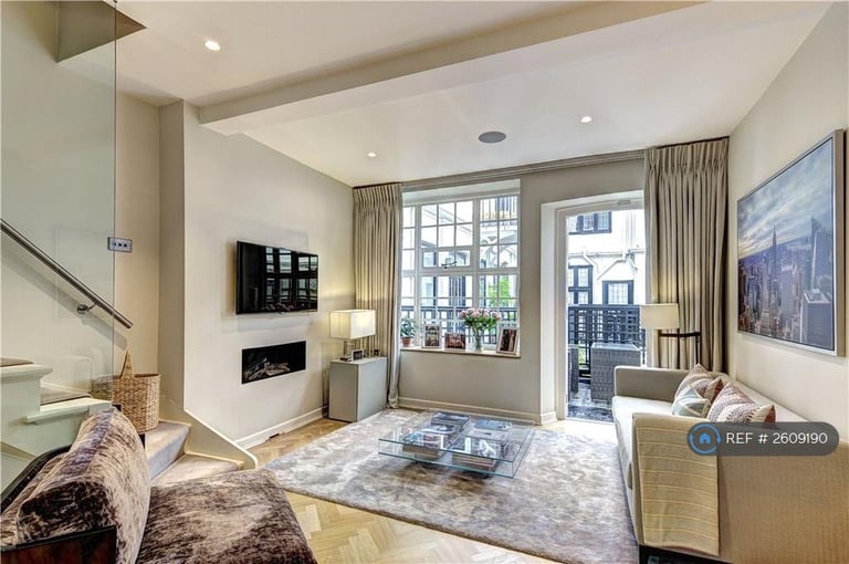 3 bedroom house in De Vere Cottages, London, W8 (3 bed) (#2609190)