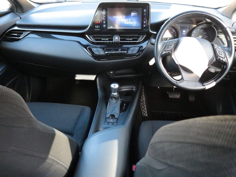2017 Toyota C-HR 1.8 VVT-h Icon SUV 5dr Petrol Hybrid CVT Euro 6 (s/s) (122 ps) HATCHBACK Petrol/...